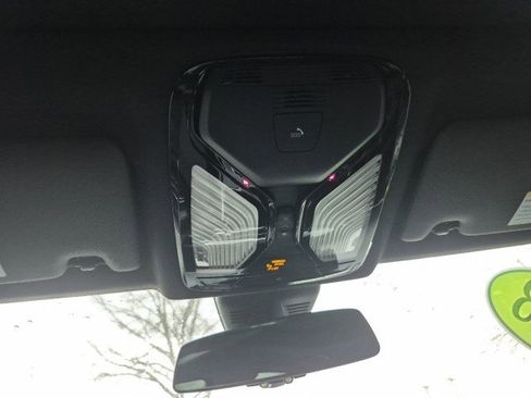 Used 2023 BMW 330i Sedan w/ Premium Package image 40