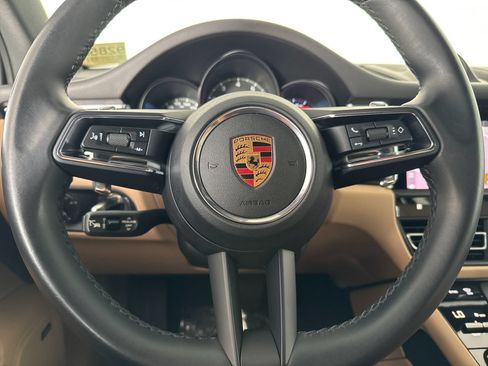 Certified 2022 Porsche Macan AWD/4WD image 25