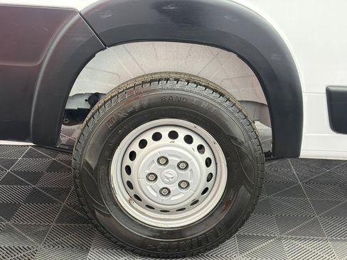 Used 2024 RAM ProMaster 2500 w/ Convenience Group image 32