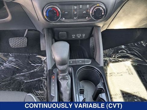 Used 2021 Chevrolet TrailBlazer LT FWD image 19
