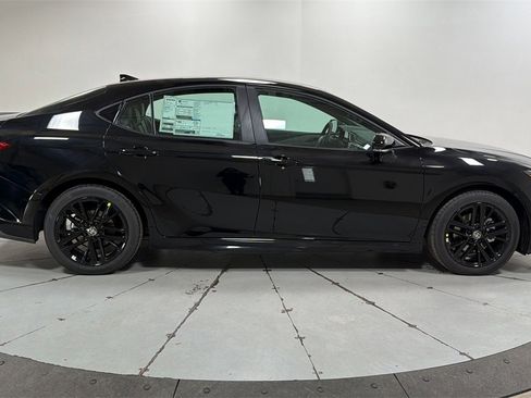 New 2026 Toyota Camry Hybrid image 6