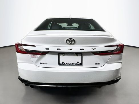 Used 2025 Toyota Camry SE FWD image 6