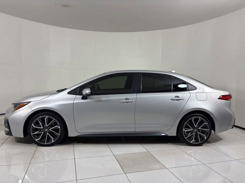 Used 2022 Toyota Corolla SE image 2