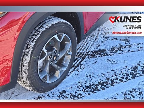 New 2026 Chevrolet Trax LT w/ Driver Confidence Package image 10