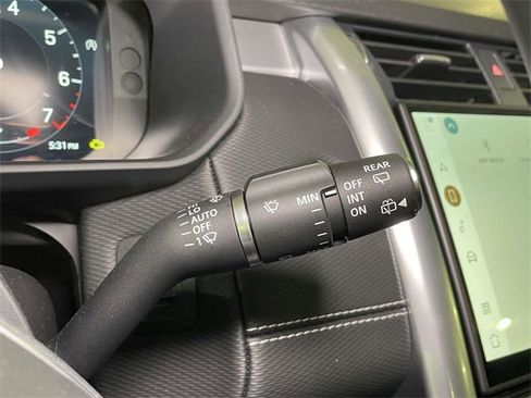 Used 2025 Land Rover Discovery Dynamic SE image 43