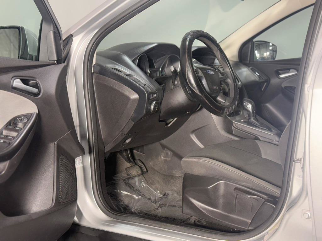 Used 2012 Ford Focus SE FWD image 9