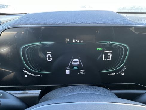 Certified 2023 Kia Niro SX Touring image 29