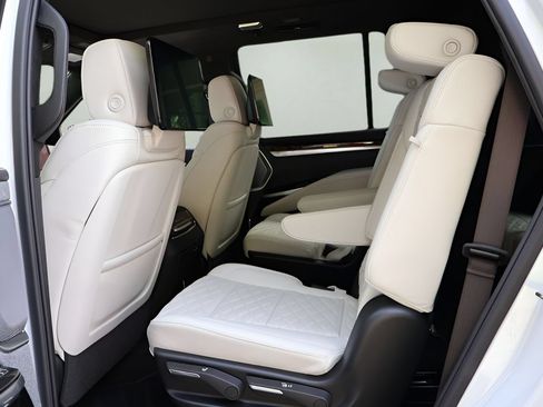 Used 2026 Cadillac Escalade Platinum Sport w/ LPO, ONYX Package AWD/4WD image 14