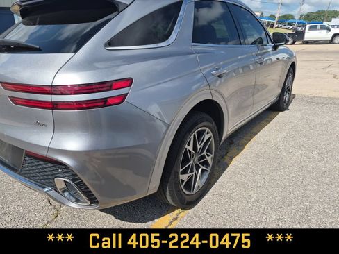 Used 2023 Genesis GV70 2.5T w/ Select Package AWD/4WD image 11