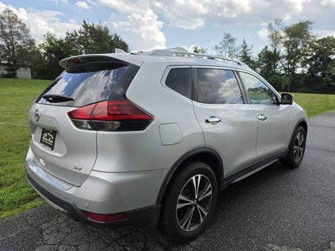 Used 2019 Nissan Rogue SV w/ Premium Package FWD image 6