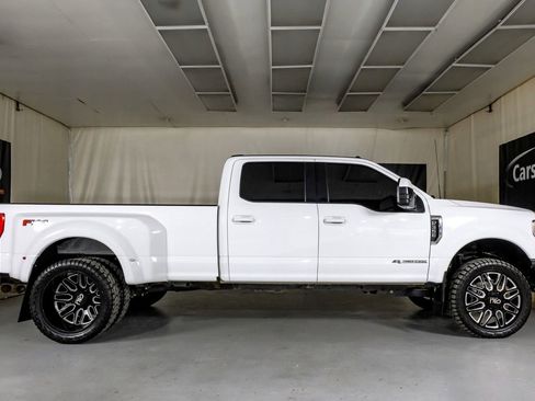 Used 2022 Ford F350 Lariat image 5