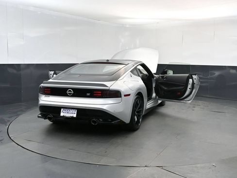 Used 2023 Nissan Z w/ Floor Mat Package (L93) RWD image 27