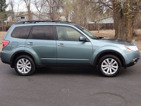 Used 2011 Subaru Forester 2.5X Limited w/ Utility Pkg image 3