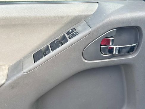 Used 2020 Nissan Frontier SV RWD image 26