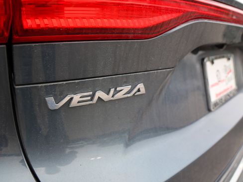 Used 2024 Toyota Venza XLE AWD/4WD image 10