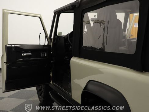 Used 1994 Land Rover Defender 90 image 32