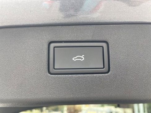 New 2026 Volkswagen Tiguan SE R-Line image 24