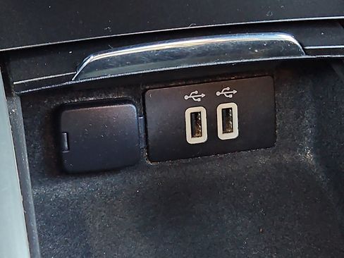 Used 2019 Lincoln MKC Reserve image 25