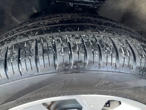 Used 2023 Ford Explorer Platinum w/ Technology Package image 30