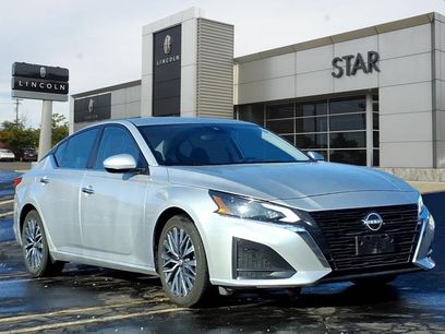 Used 2023 Nissan Altima 2.5 SV