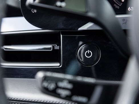 Used 2020 Porsche Taycan 4S image 17