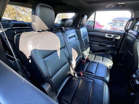 Used 2020 Ford Explorer XLT w/ Equipment Group 202A image 30