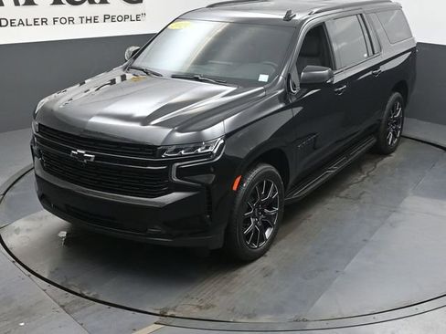 Used 2024 Chevrolet Suburban RST w/ Sport Performance Package AWD/4WD image 46