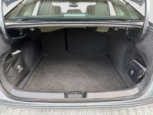 Used 2023 Volkswagen Jetta SE w/ Panoramic Sunroof Package FWD image 16