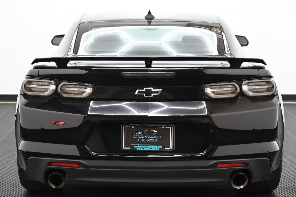 Used 2019 Chevrolet Camaro SS RWD image 4