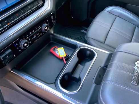 Used 2024 Chevrolet Silverado 3500 High Country w/ High Country Premium Package image 16