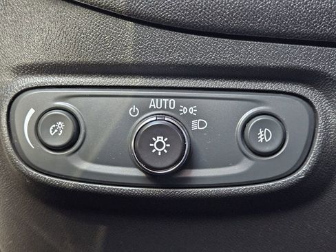 Used 2020 Chevrolet Equinox LT FWD image 28