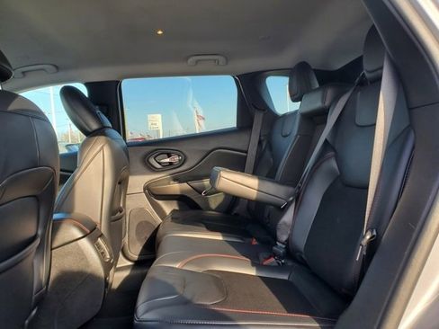 Certified 2020 Jeep Cherokee Trailhawk w/ Cold Weather Group image 25