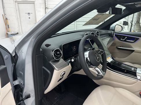 New 2026 Mercedes-Benz GLC 300 image 9