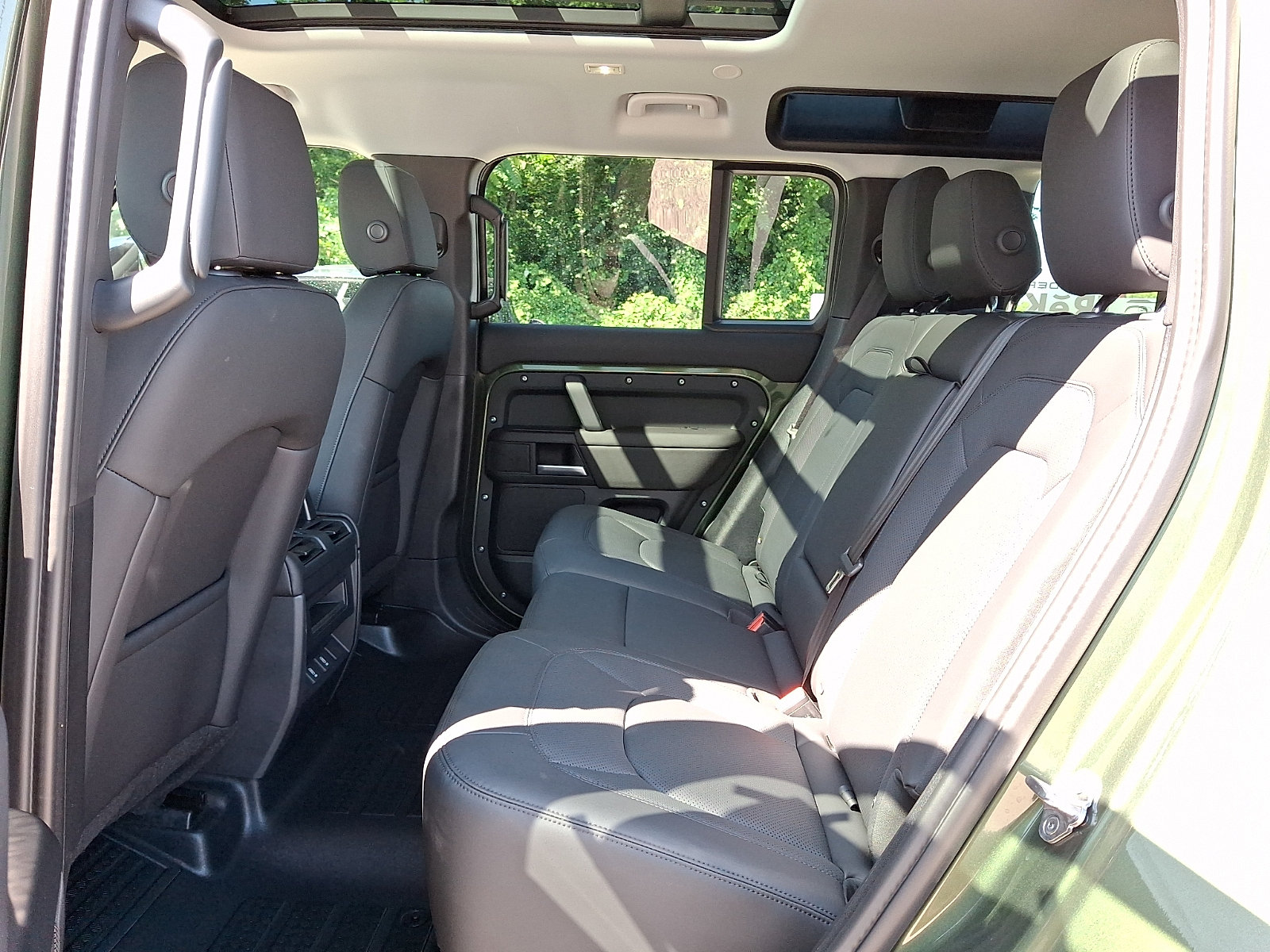 New 2026 Land Rover Defender 110 S AWD/4WD image 5