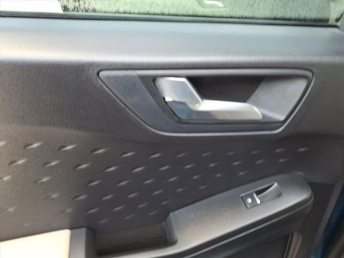 Used 2020 Ford Escape SEL image 9