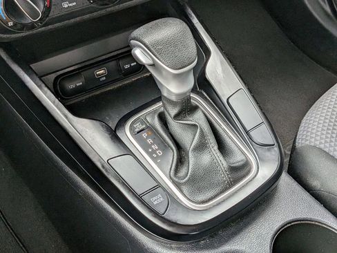 Used 2023 Kia Soul LX w/ LX Technology Package FWD image 16