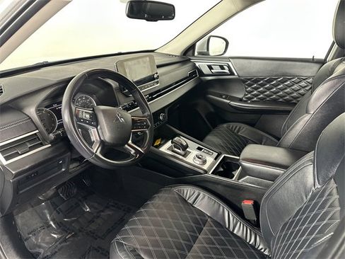 Used 2022 Mitsubishi Outlander SEL image 19