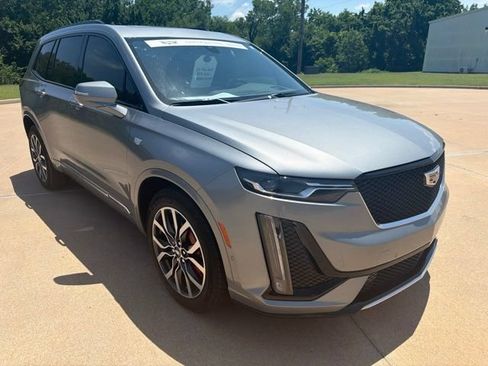 Certified 2024 Cadillac XT6 Sport w/ Technology Package AWD/4WD image 7