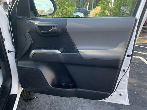 Certified 2019 Toyota Tacoma TRD Sport image 13