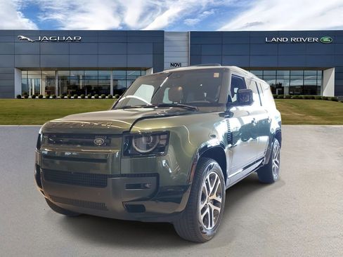 Used 2026 Land Rover Defender 130 X-Dynamic SE AWD/4WD image 1