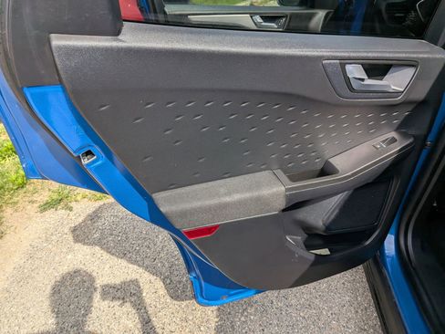 Used 2020 Ford Escape SE FWD image 25