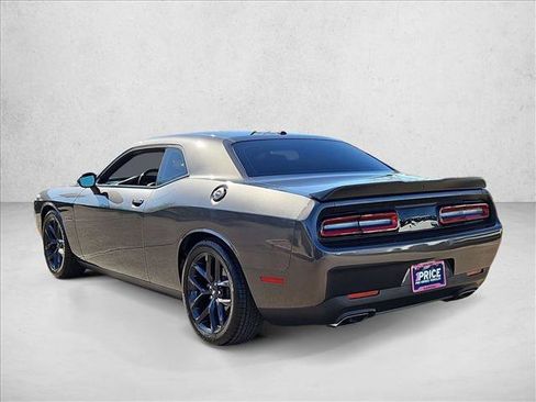 Used 2022 Dodge Challenger R/T w/ Driver Convenience Group image 8