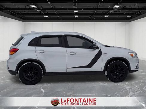Used 2018 Mitsubishi Outlander Sport LE image 6