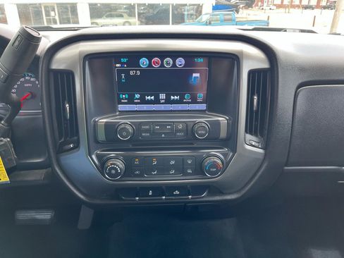 Used 2019 Chevrolet Silverado 1500 LT AWD/4WD image 30