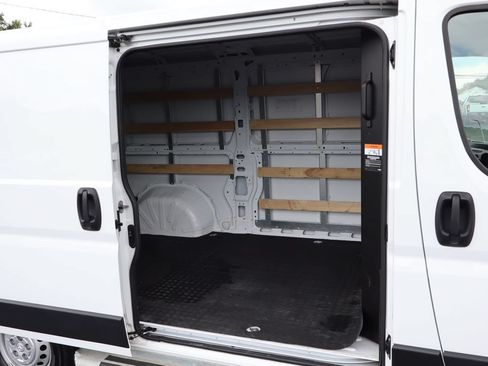 Used 2025 RAM ProMaster 2500 w/ U-Haul Equipment Group FWD image 33