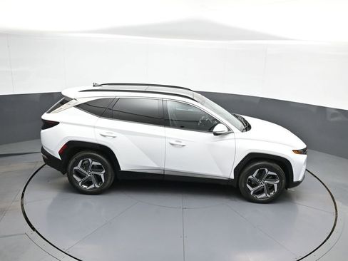 Certified 2022 Hyundai Tucson Limited w/ Cargo Package AWD/4WD image 38