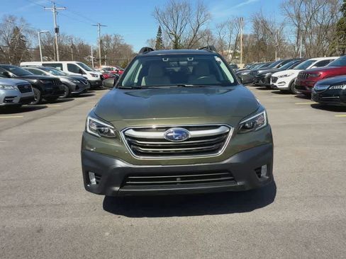 Used 2020 Subaru Outback Premium image 3