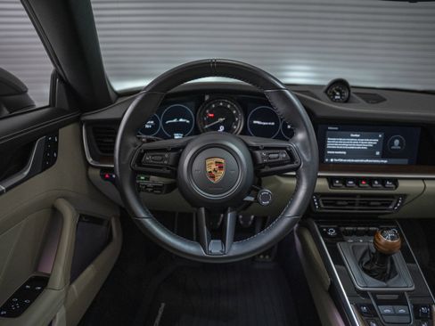 Used 2022 Porsche 911 Targa 4S AWD/4WD image 40