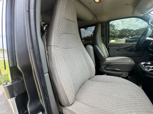 Used 2017 Chevrolet Express 3500 LT w/ LT Preferred Equipment Group RWD image 23