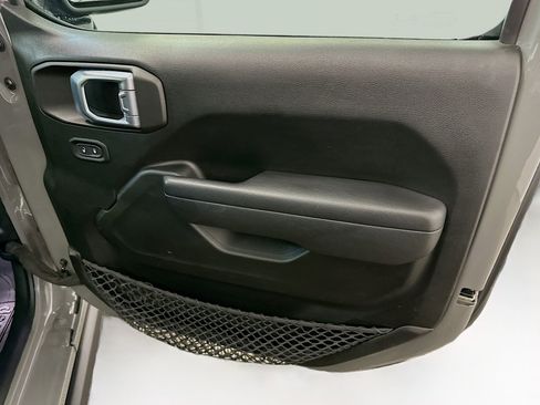 Used 2023 Jeep Wrangler Unlimited w/ Cold Weather Group image 32